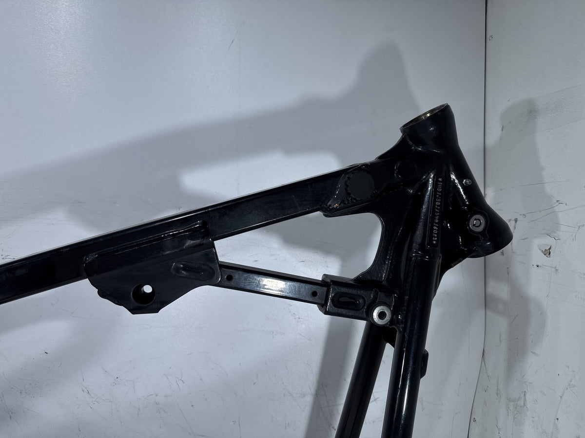 2003 Harley Softail Deuce FXSTDI OEM Body Main Frame Chassis SLVG 48887-00A