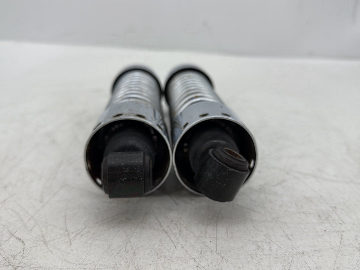 2005 Harley Dyna FXDWG Wide Glide OEM Rear Left Right Shock Absorbers