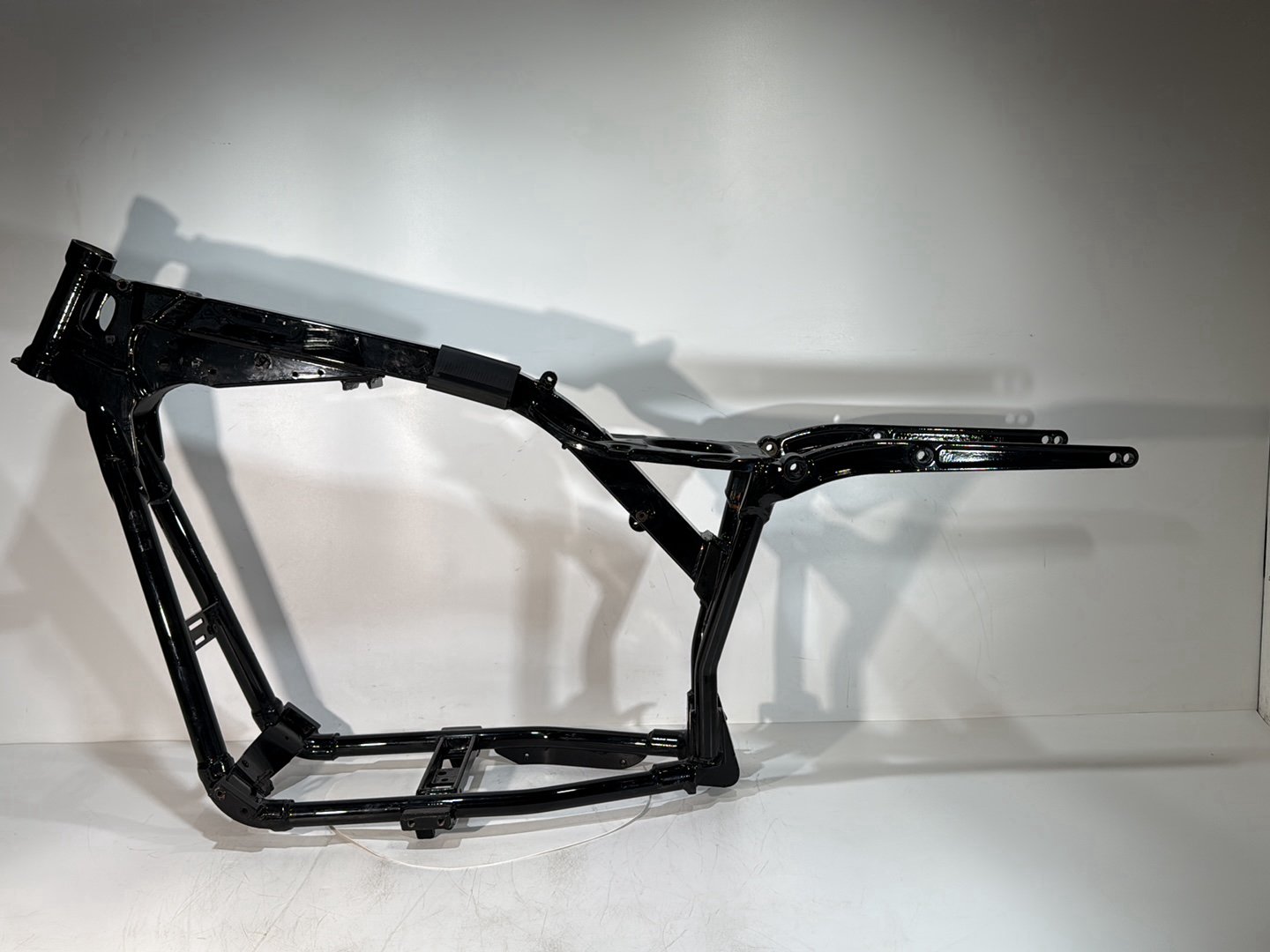 2007 - 2017 Harley-Davidson Dyna Super Glide Custom Body Main Frame Chassis SLVG 47463-06BHP