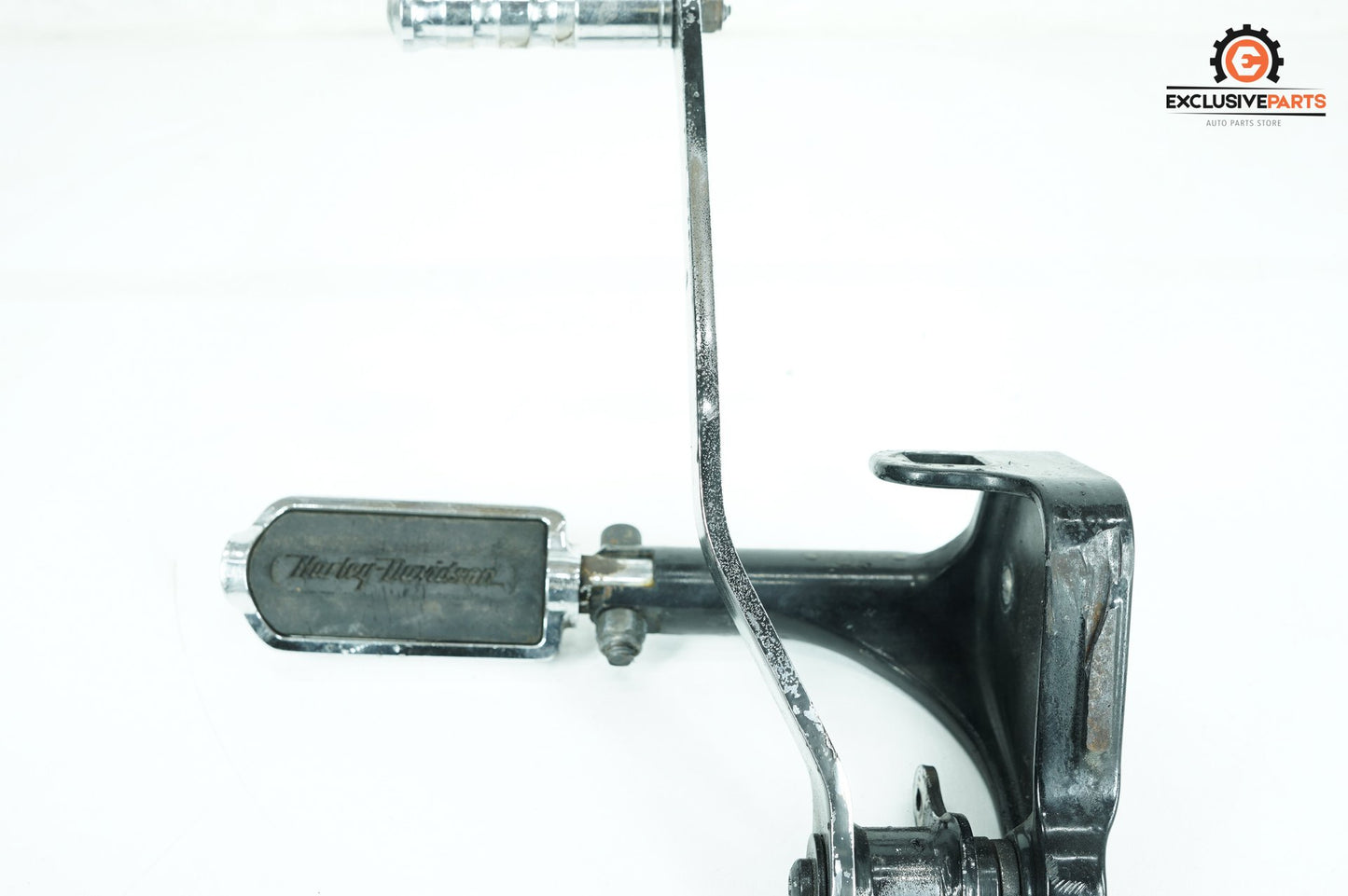 1999 - 2006 Harley-Davidson Softail Deuce Right Driver Foot Controls Peg Rest 42507-00B