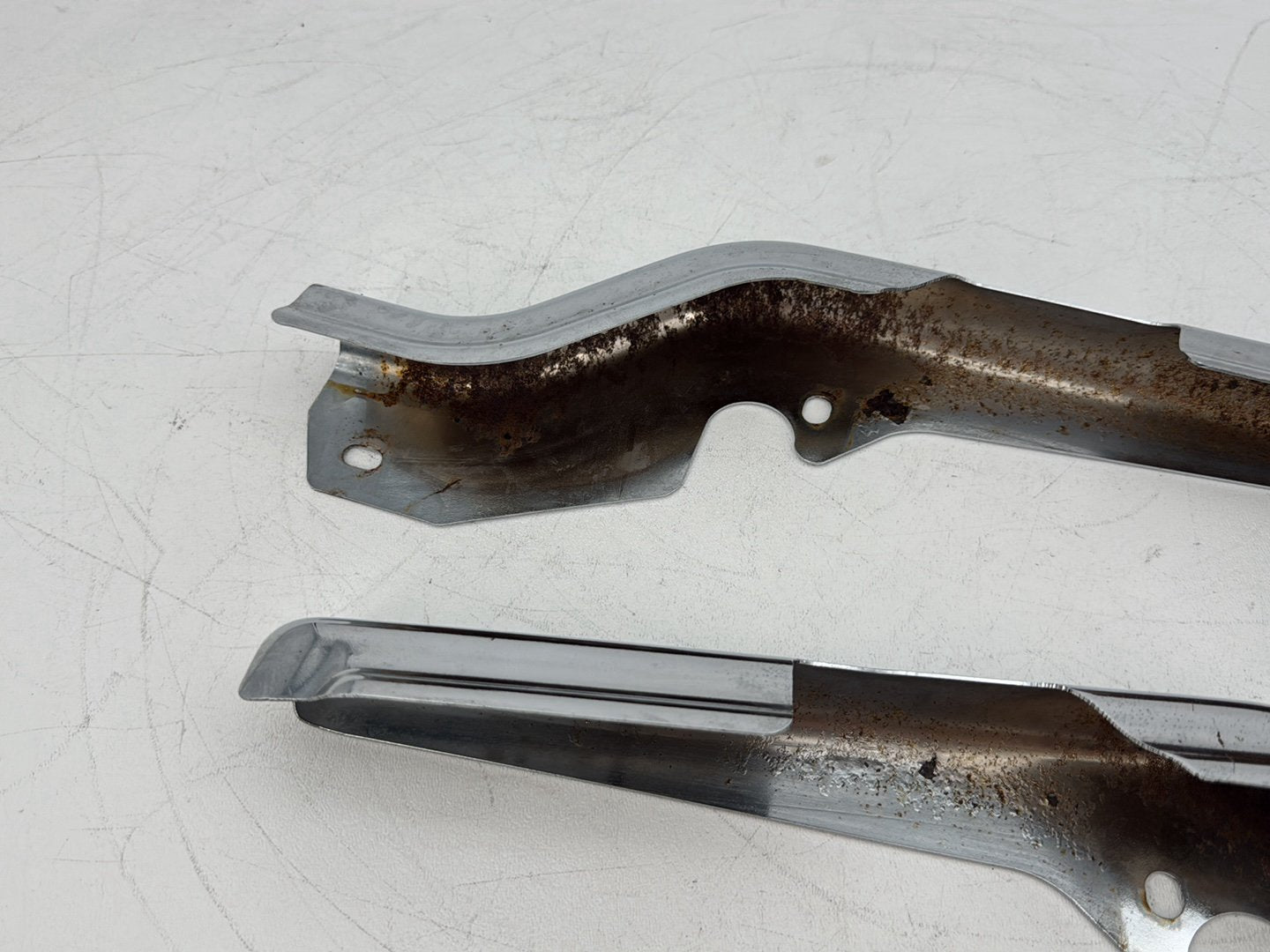 2008 Harley Touring FLHT Electra Glide OEM Left & Right Saddlebag Mount Brackets