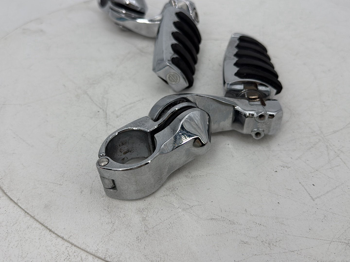 1999 - 2006 Harley-Davidson Touring Electra Glide Front Right Left Highway Foot Pegs 50957-02C