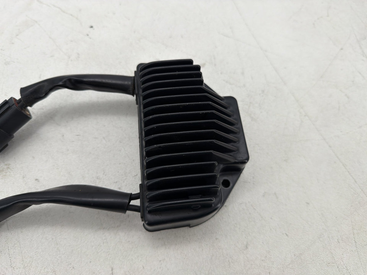 2005 Harley Dyna Wide Glide FXDWG OEM Voltage Regulator Rectifier