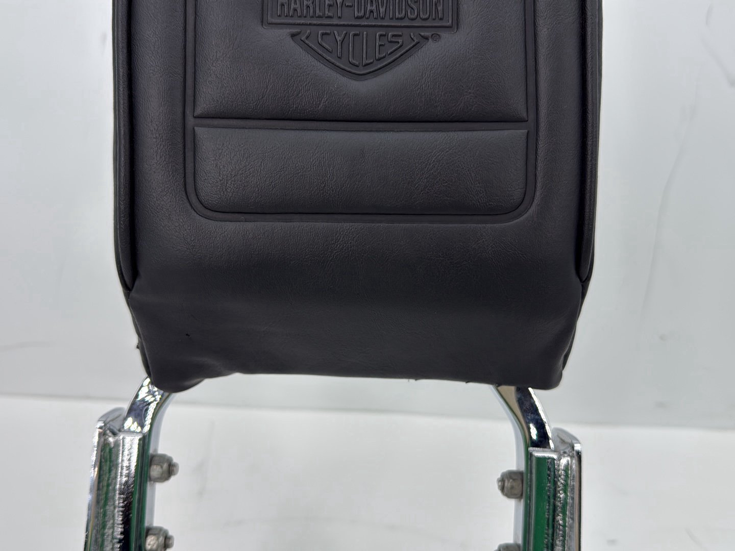 2009 Harley Sportster XL1200C 1200 Custom OEM Rear Sissy Bar w/ Backrest Cushion Pad
