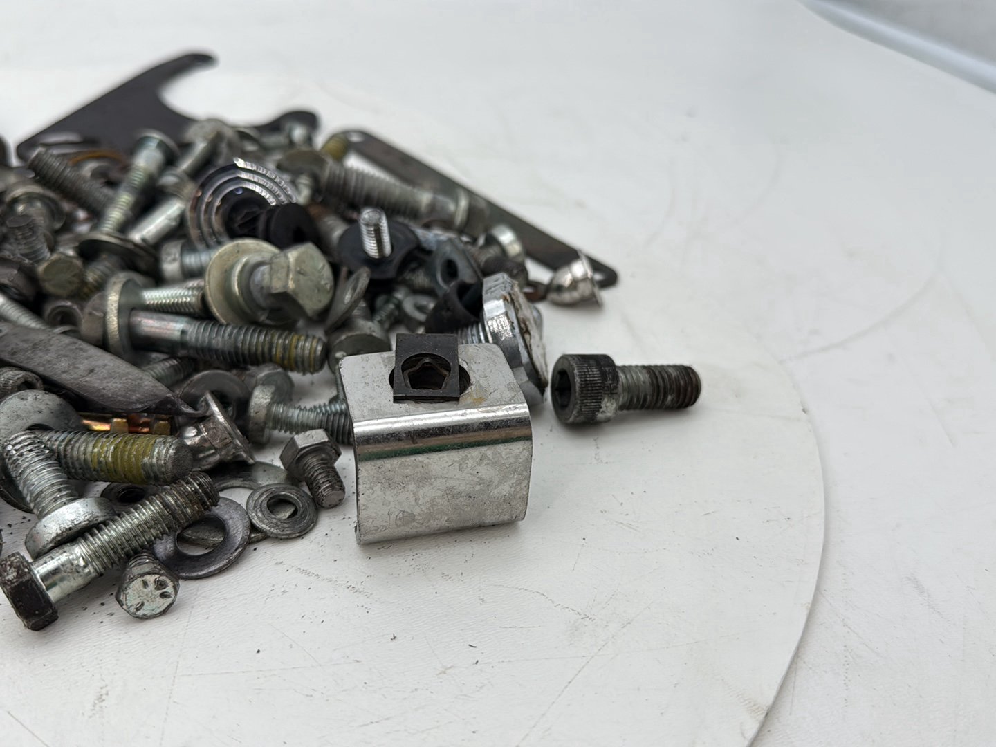 2005 Harley Touring FLHRCI Road King Classic OEM Hardware Bolts Nuts & Brackets