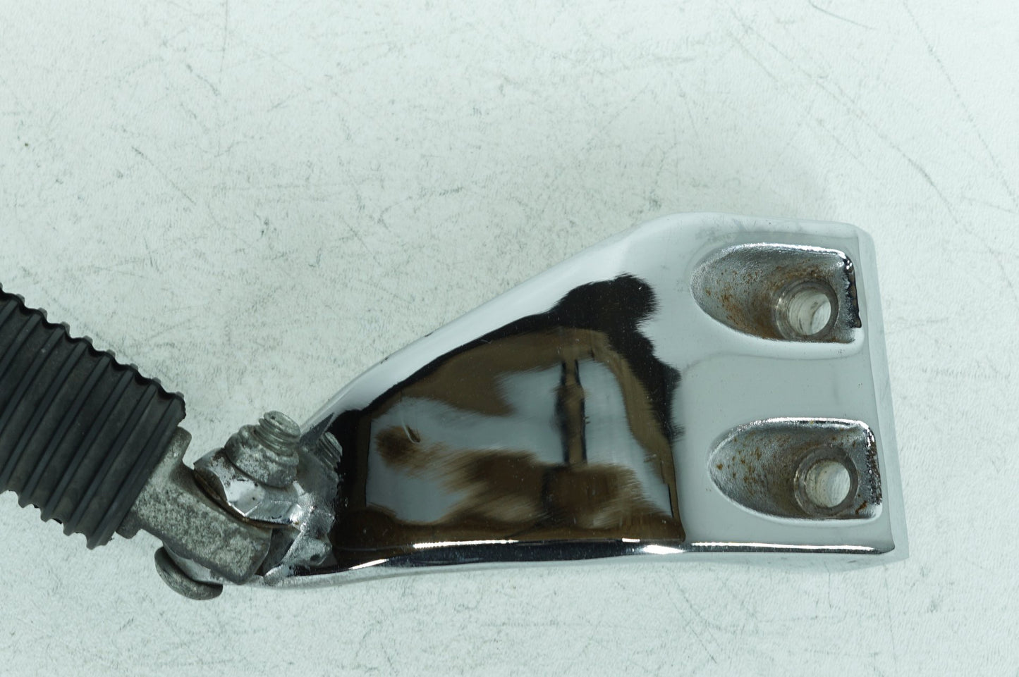 2007 - 2017 Harley-Davidson Dyna Super Glide Custom Left Foot Rest Support Bracket Peg 50639-90A