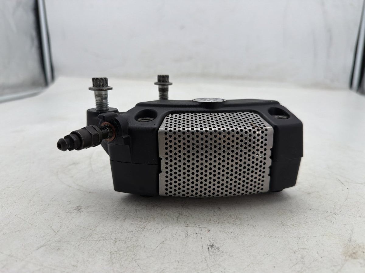 2010 Harley Street Glide Touring FLHX OEM Front Right 1 Brake Caliper