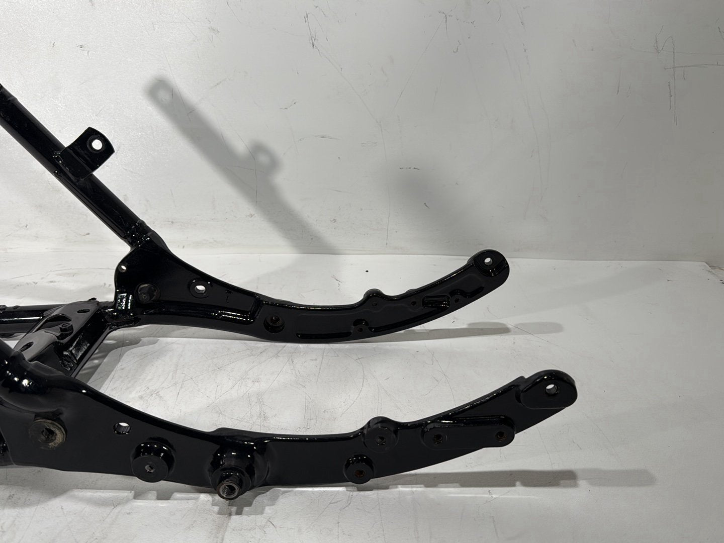 2010 Harley Street Glide Touring FLHX OEM Rear Back Sub Frame Rail Bar 48079-09BHP