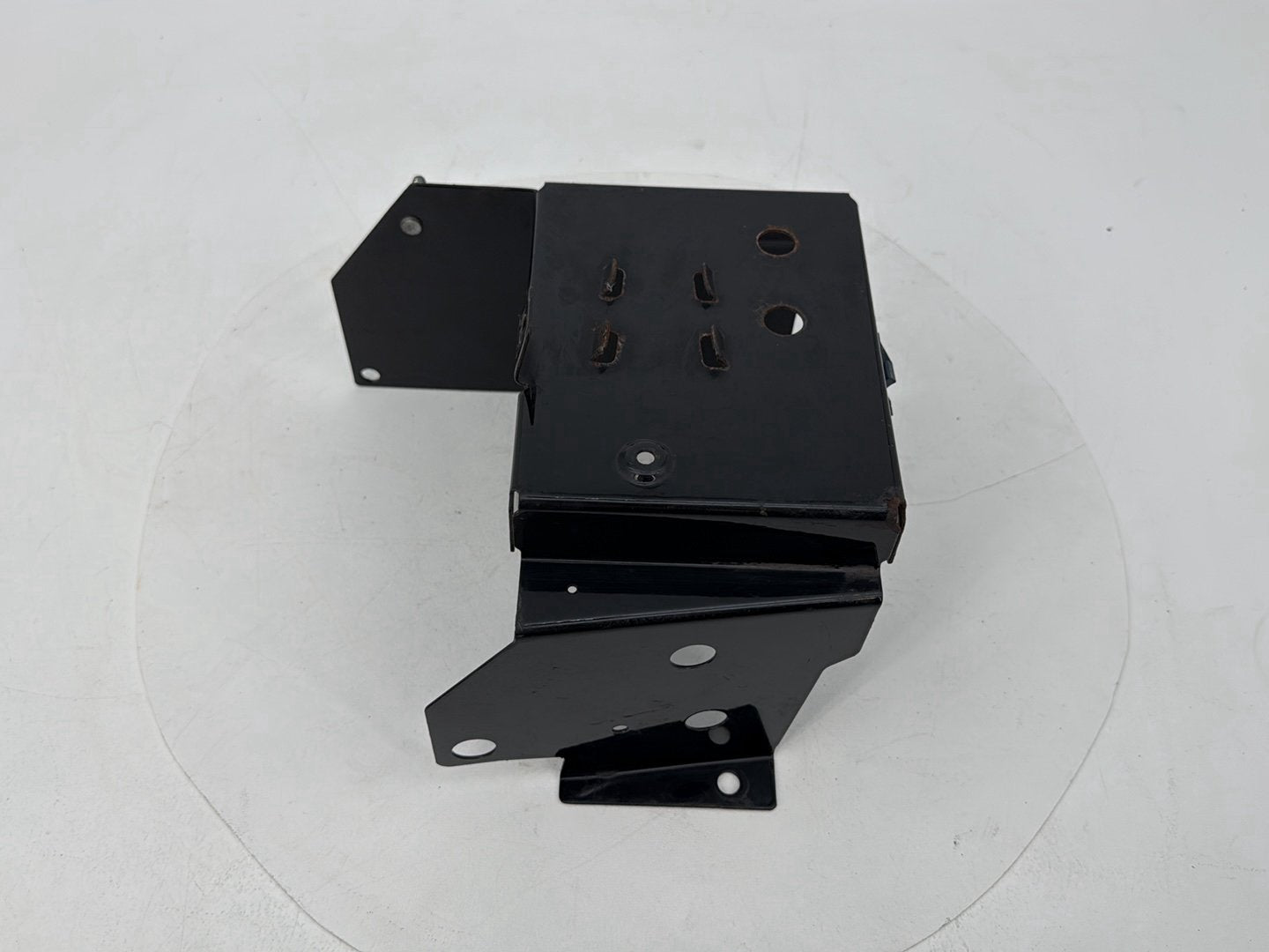 1999 - 2006 Harley-Davidson Touring Electra Glide Battery Tray Bracket Holder Carrier 	66281-02A