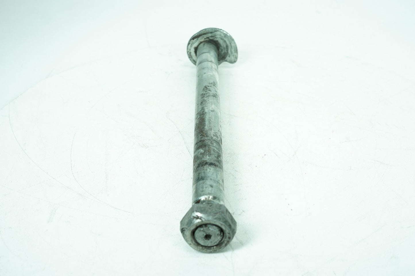 2007 - 2011 Harley-Davidson Touring Electra Glide Rear Wheel Axle Bolt Shaft 41056-08