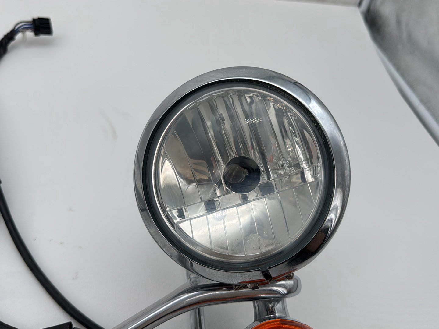 2008 Harley Softail Deluxe FLSTN OEM Front Turn Signal Indicators Aux Light Bar