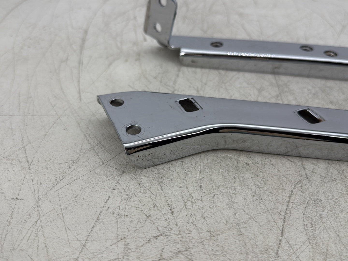 2004 Harley Road King Touring Custom FLHRSI OEM Left Right Saddlebag Fender Struts Brackets
