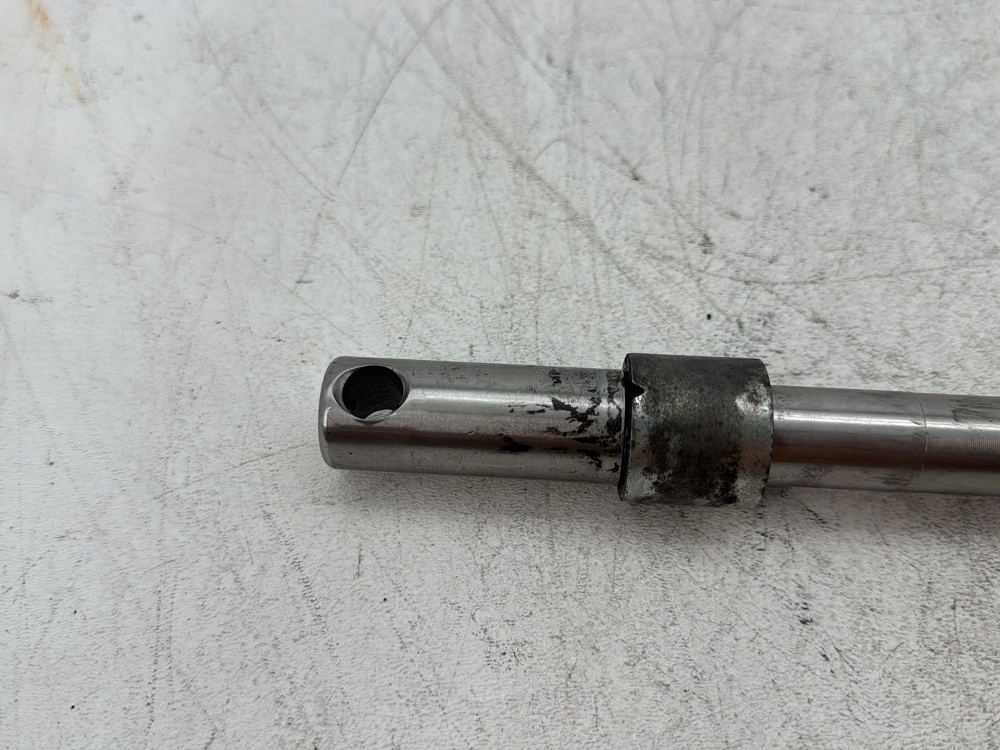 2003 Harley Dyna Wide Glide FXDWG OEM Front Wheel Axle Bolt Shaft