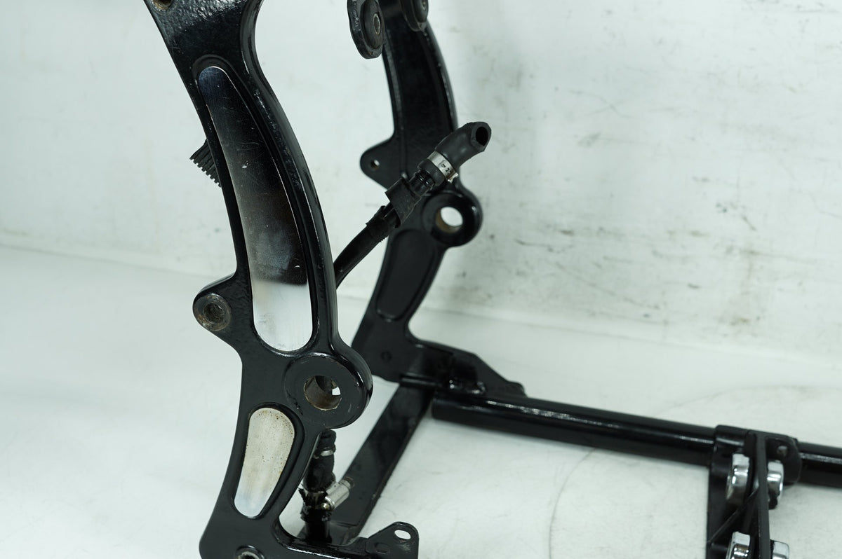 1999 - 2006 Harley-Davidson Softail Fat Boy Body Main Frame Chassis SLVG  	47008-00C