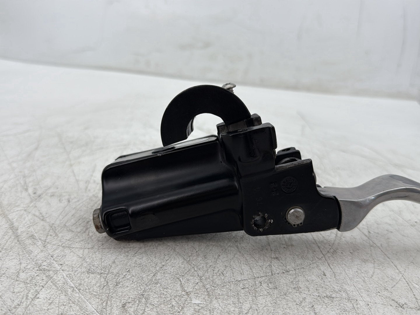 1995 Harley Road King Touring FLHR OEM Front Right Brake Lever Master Cylinder