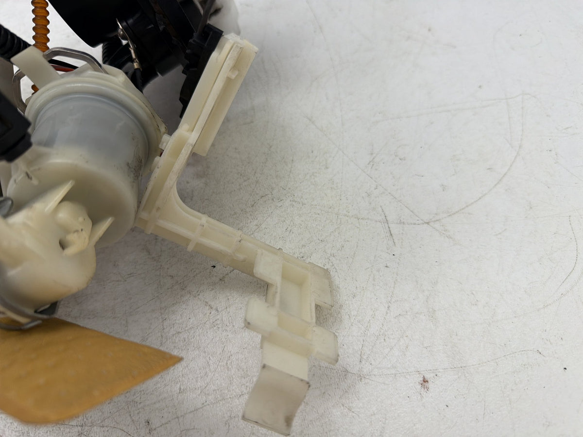 2010 Harley Street Glide Touring FLHX OEM Fuel Pump Gas Gasoline Petrol Sending