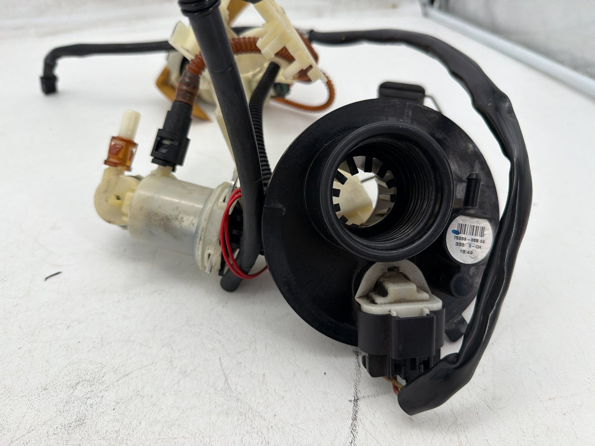 2010 Harley Street Glide Touring FLHX OEM Fuel Pump Gas Gasoline Petrol Sending