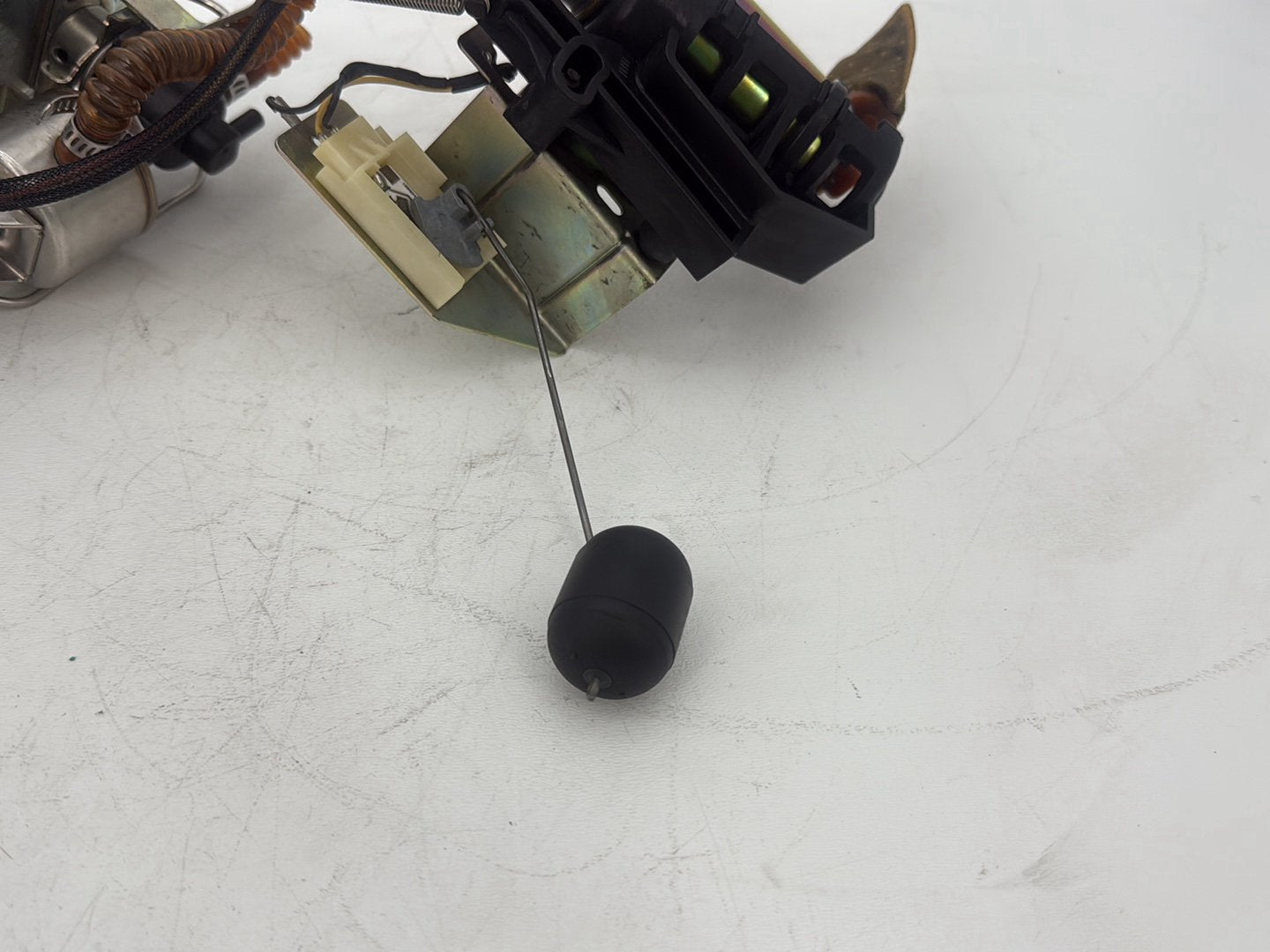 2005 Harley Touring FLHRCI Road King Classic OEM Fuel Pump Gas Gasoline Petrol Sending