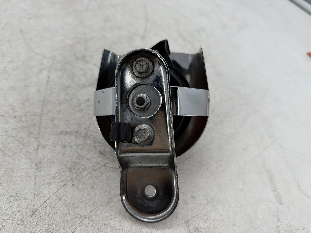 2010 Harley Electra Glide Touring Ultra OEM Horn Signal Klaxon Chrome Cover