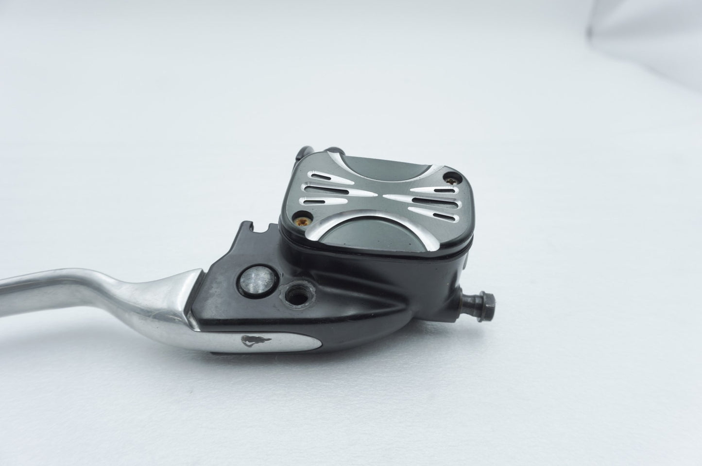 2012 - 2016 Harley-Davidson Touring Road Glide Front Brake Lever Master Cylinder Reservoir 42859-06B