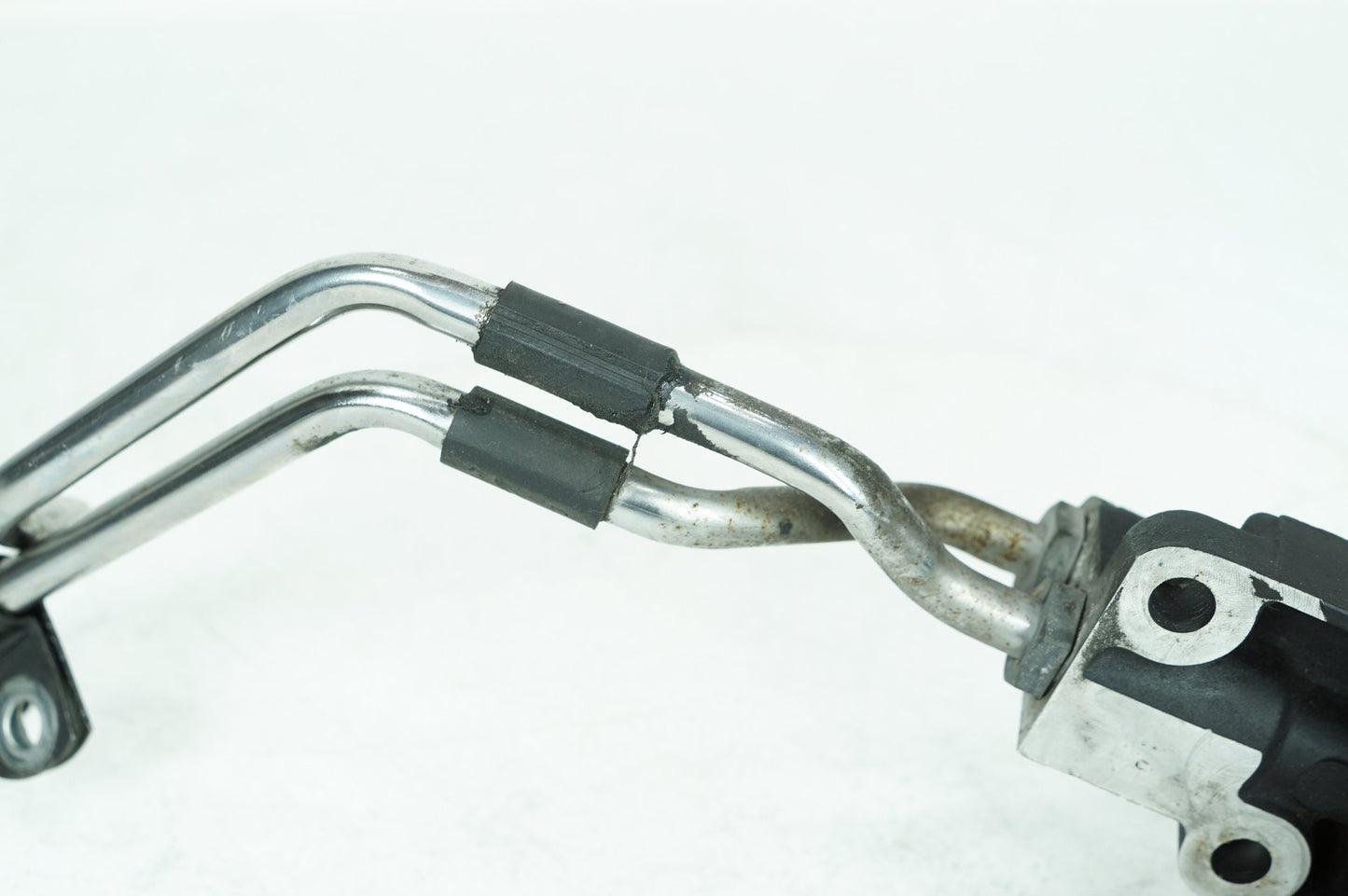 1984 - 1998 Harley-Davidson Touring Electra Glide Ultra Engine Motor Mount Oil Filter  	26378-92A