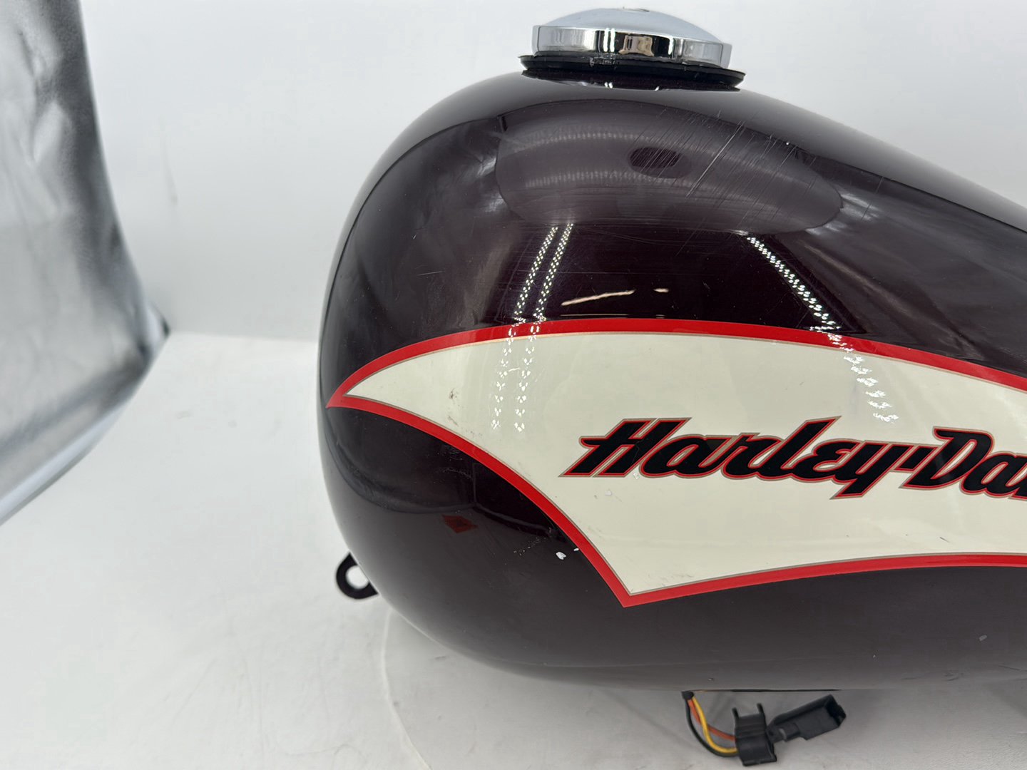 1999 - 2006 Harley-Davidson Softail Heritage Fuel Gas Tank Gasoline Reservoir 61625-01C