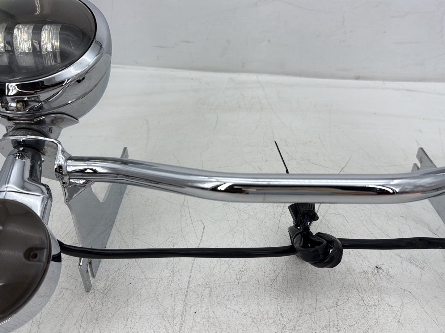 2006 Harley Electra Glide Touring Classic FLHTCI OEM Front Turn Signal Indicators Aux Light Bar