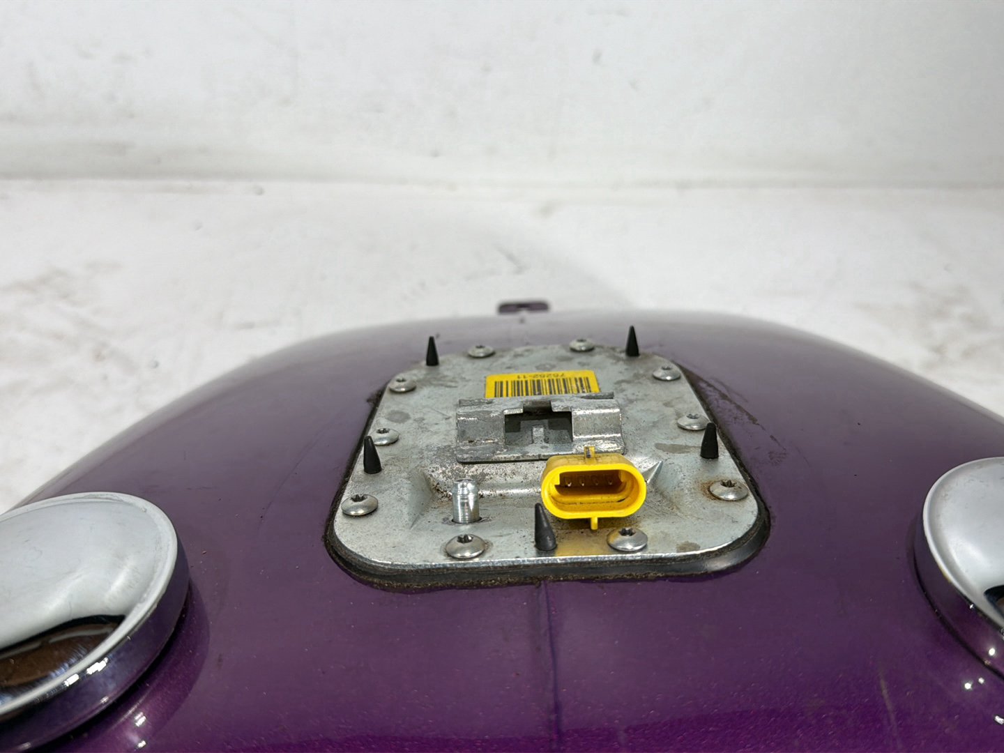 2011 Harley Heritage Softail Classic FLSTC OEM Fuel Gas Tank Gasoline Reservoir