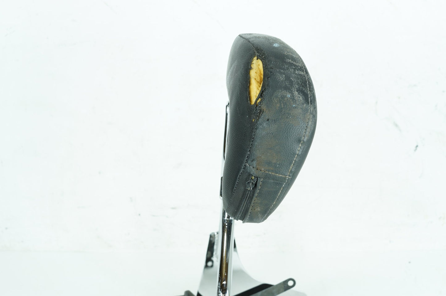 1999 - 2006 Harley-Davidson Touring Road King Classic Rear Sissy Bar w/ Backrest Cushion Pad 52723-06