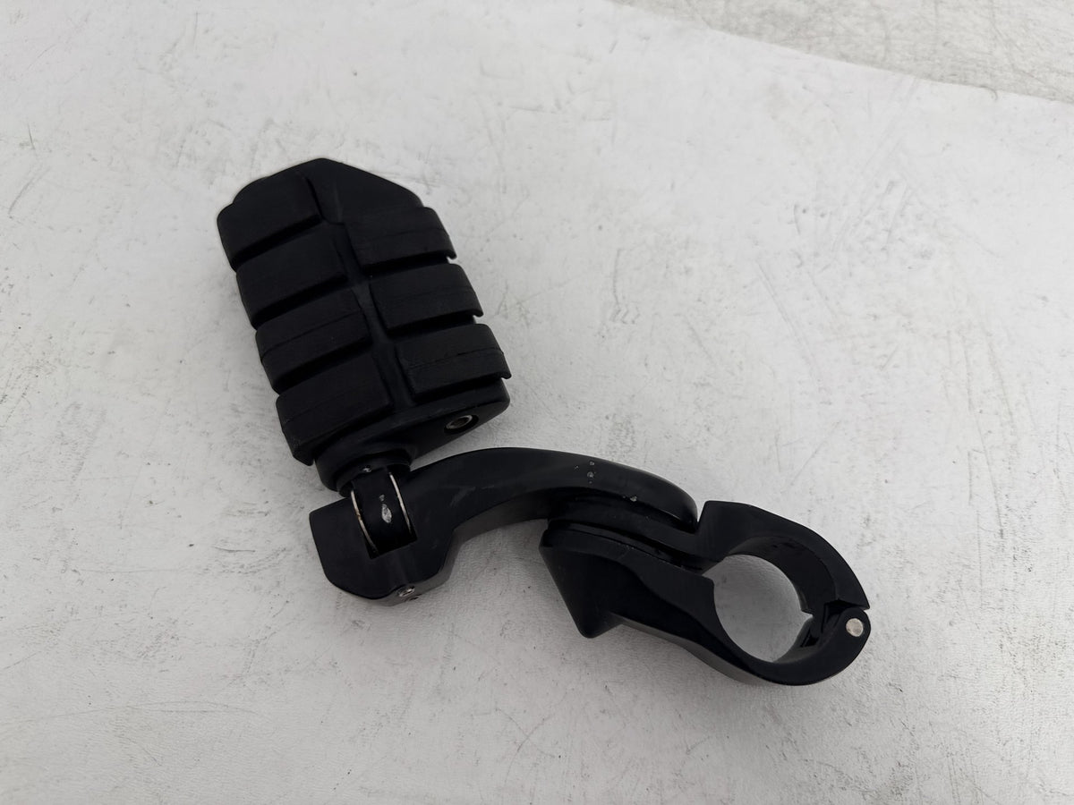 2013 Harley Street Glide Touring FLHX Front Driver Highway 1 Foot Peg Rest