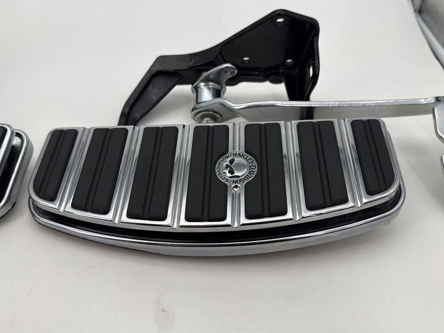 2007 Harley Softail Heritage Classic FLSTC OEM Left Right Driver Floorboard Foot Rest