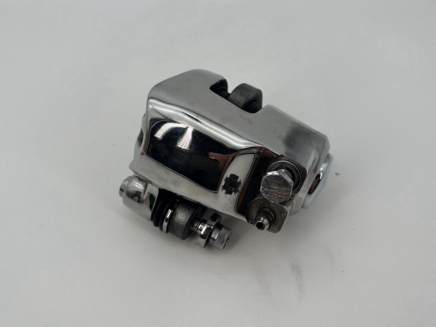 1999 - 2006 Harley-Davidson Dyna Wide Glide Front Left 1 Brake Caliper 44046-84C