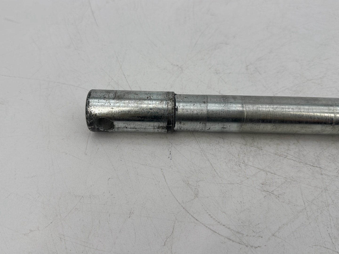 1999 - 2006 Harley-Davidson Touring Electra Glide Classic Front Wheel Axle Bolt Shaft 43364-00