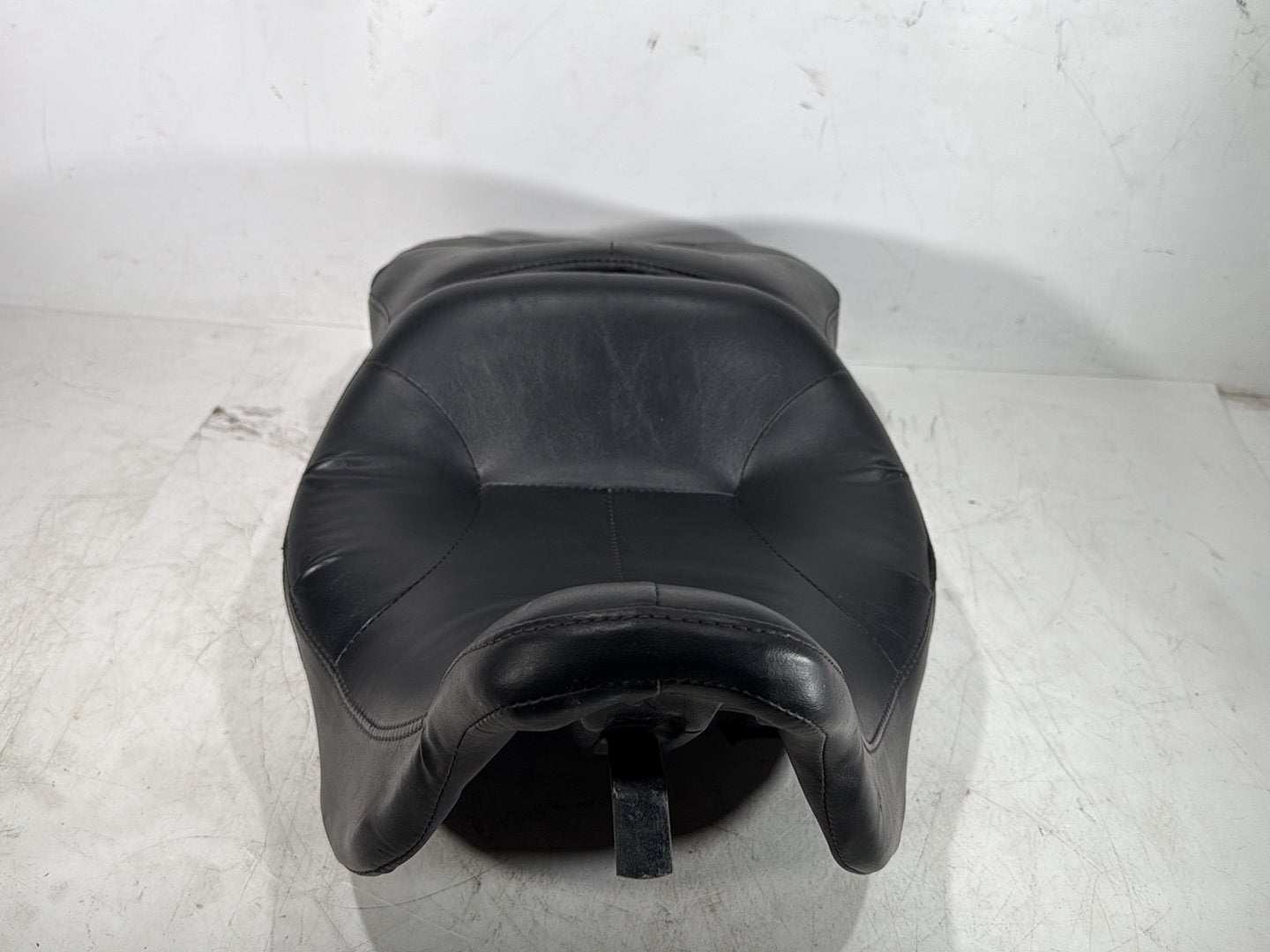 2007 Harley Touring FLHTC Electra Glide Classic OEM Passenger Rider Driver Seat Saddle