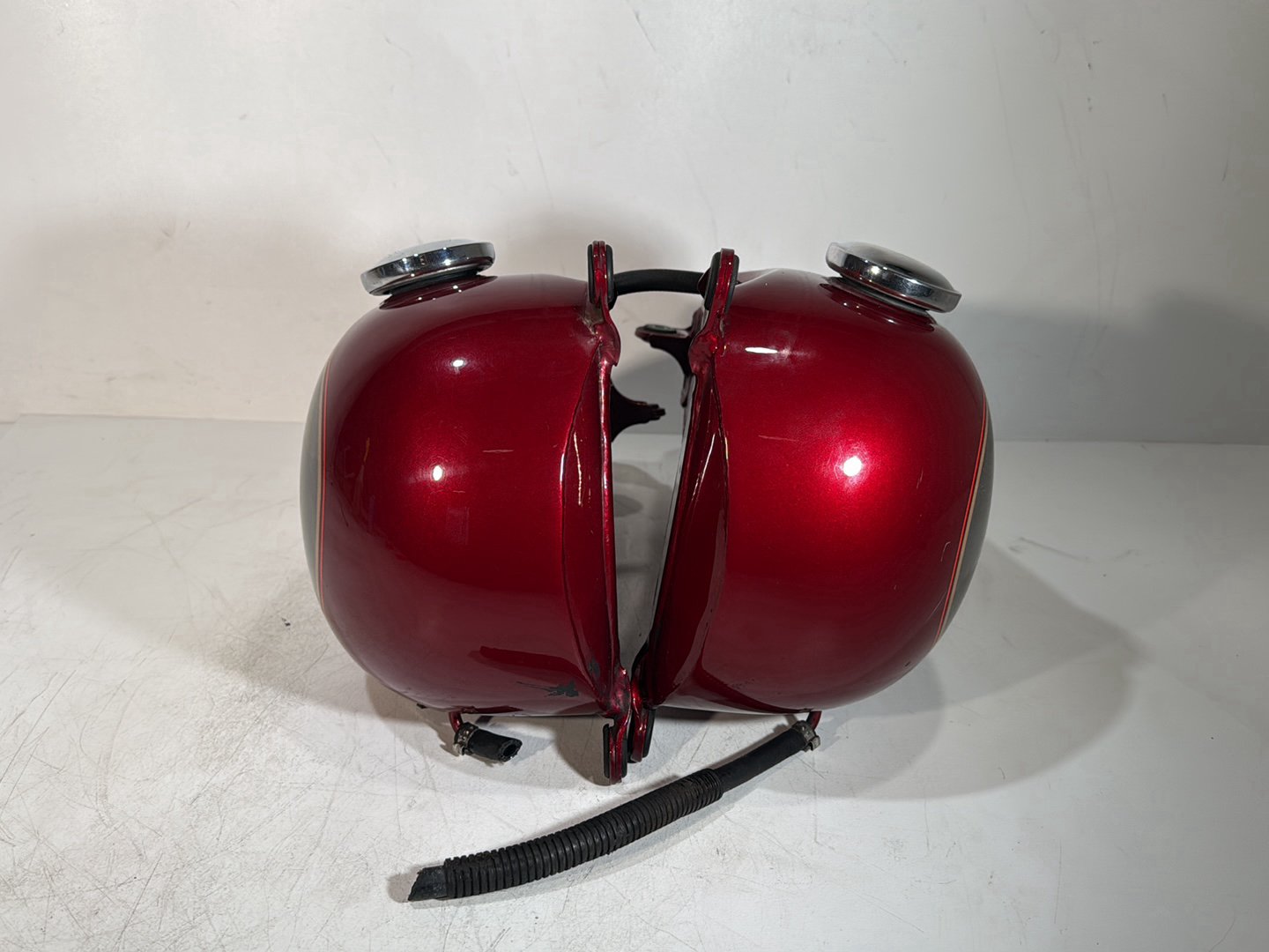 1986 - 1998 Harley-Davidson Softail Heritage Classic Fuel Gas Tank Gasoline Reservoir 61228-97 , 61426-97