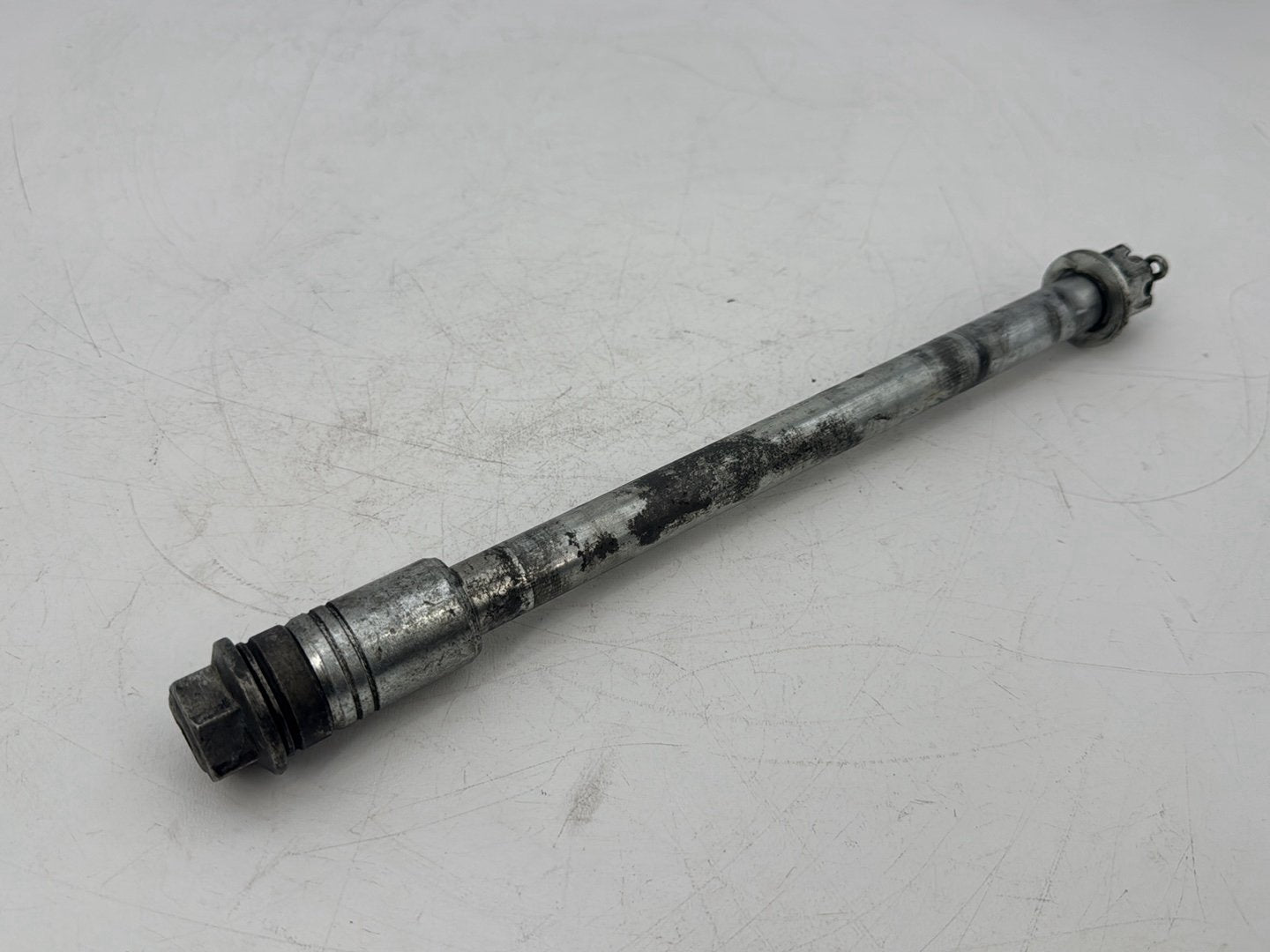 1999 - 2006 Harley-Davidson Touring Electra Glide Classic Rear Wheel Axle Bolt Shaft 41110-89