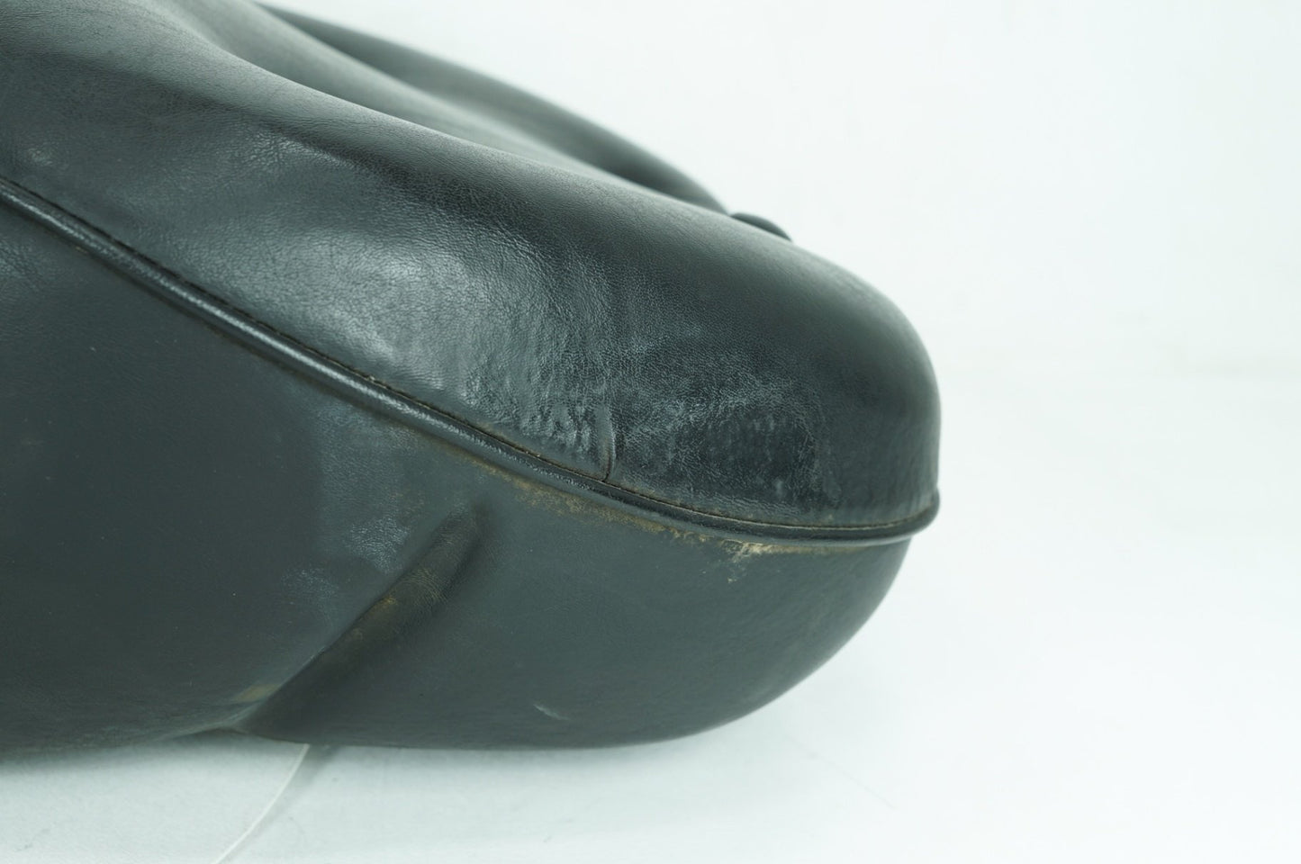 1999 - 2006 Harley-Davidson Touring Road King Classic Passenger Rider Driver Seat Saddle 	51704-05