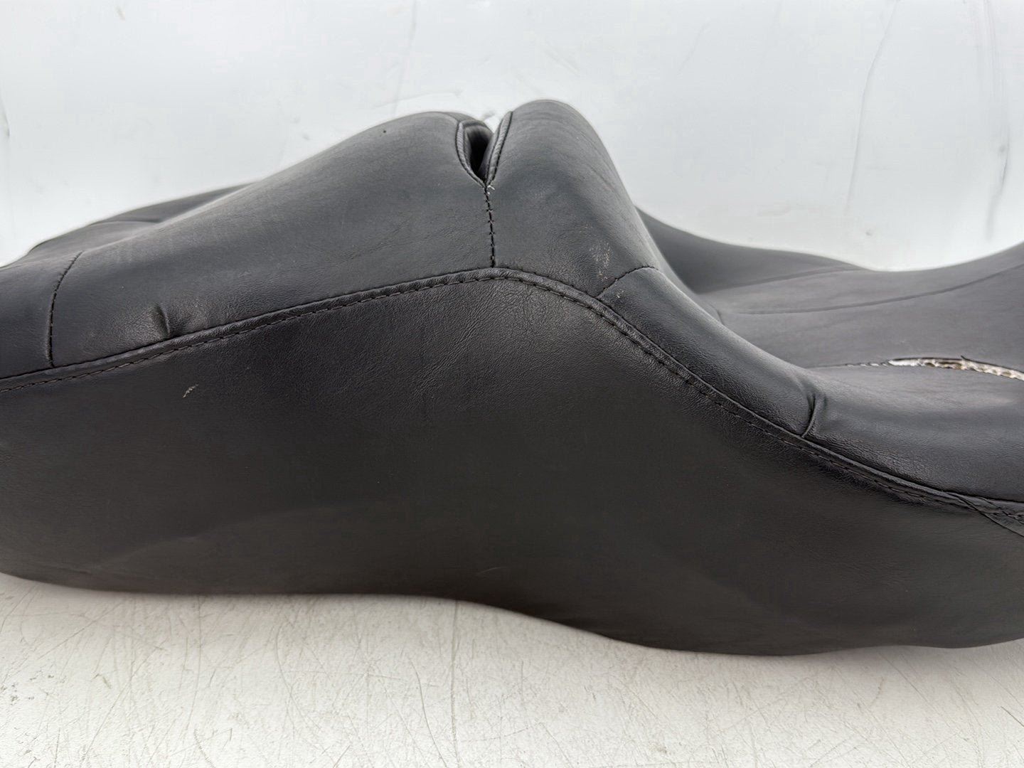 2006 Harley Electra Glide Touring Classic FLHTCI OEM Passenger Rider Driver Seat Saddle