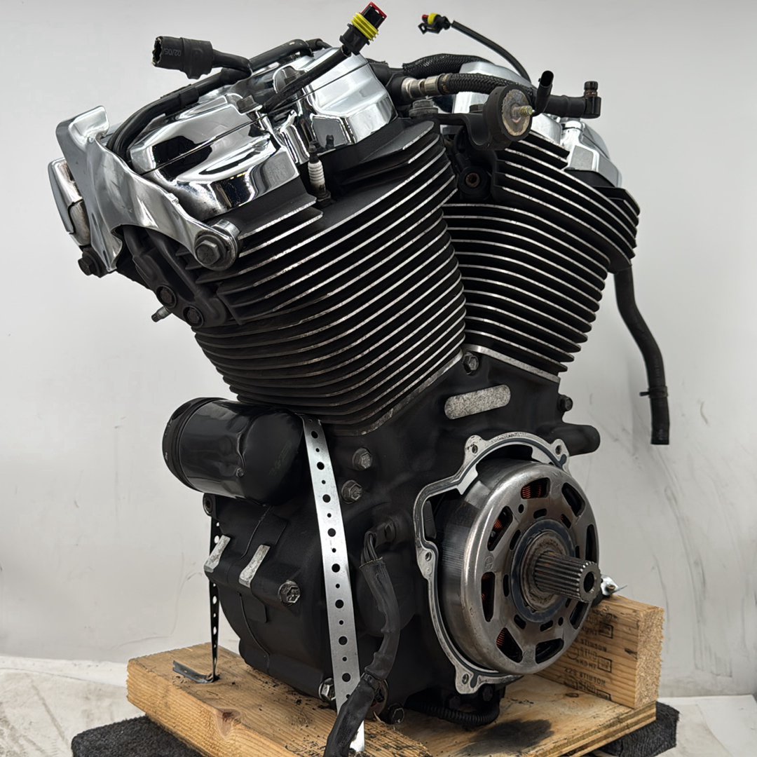 2018 Harley Electra Glide Touring Ultra FLHTCU OEM EFI Milwaukee M8 107 Engine Motor
