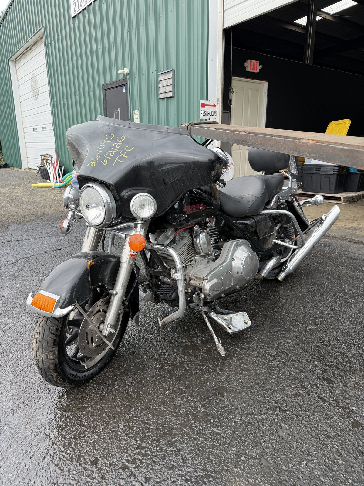 1999-2006 Harley-Davidson Electra Glide FLHT Touring