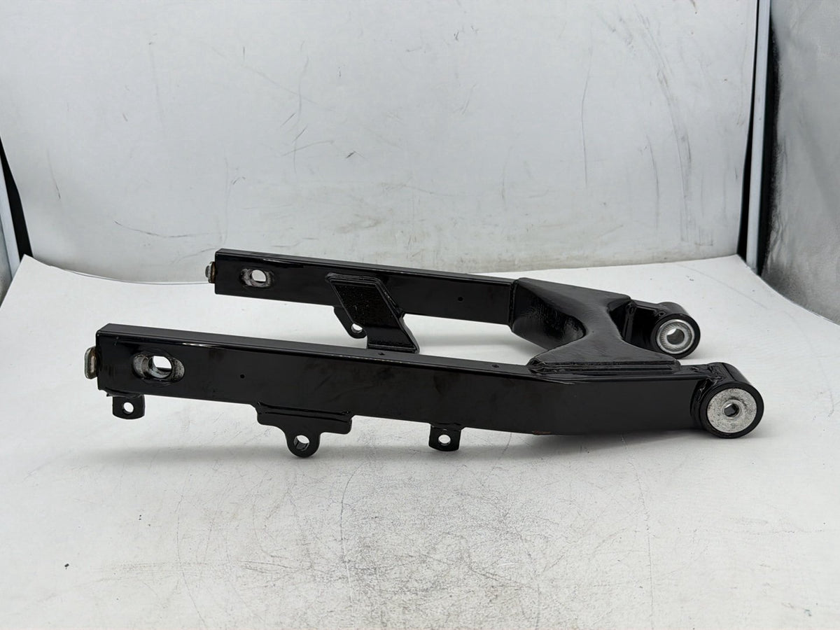 2005 Harley Dyna Wide Glide FXDWG OEM Rear Fork Swingarm Swing Arm