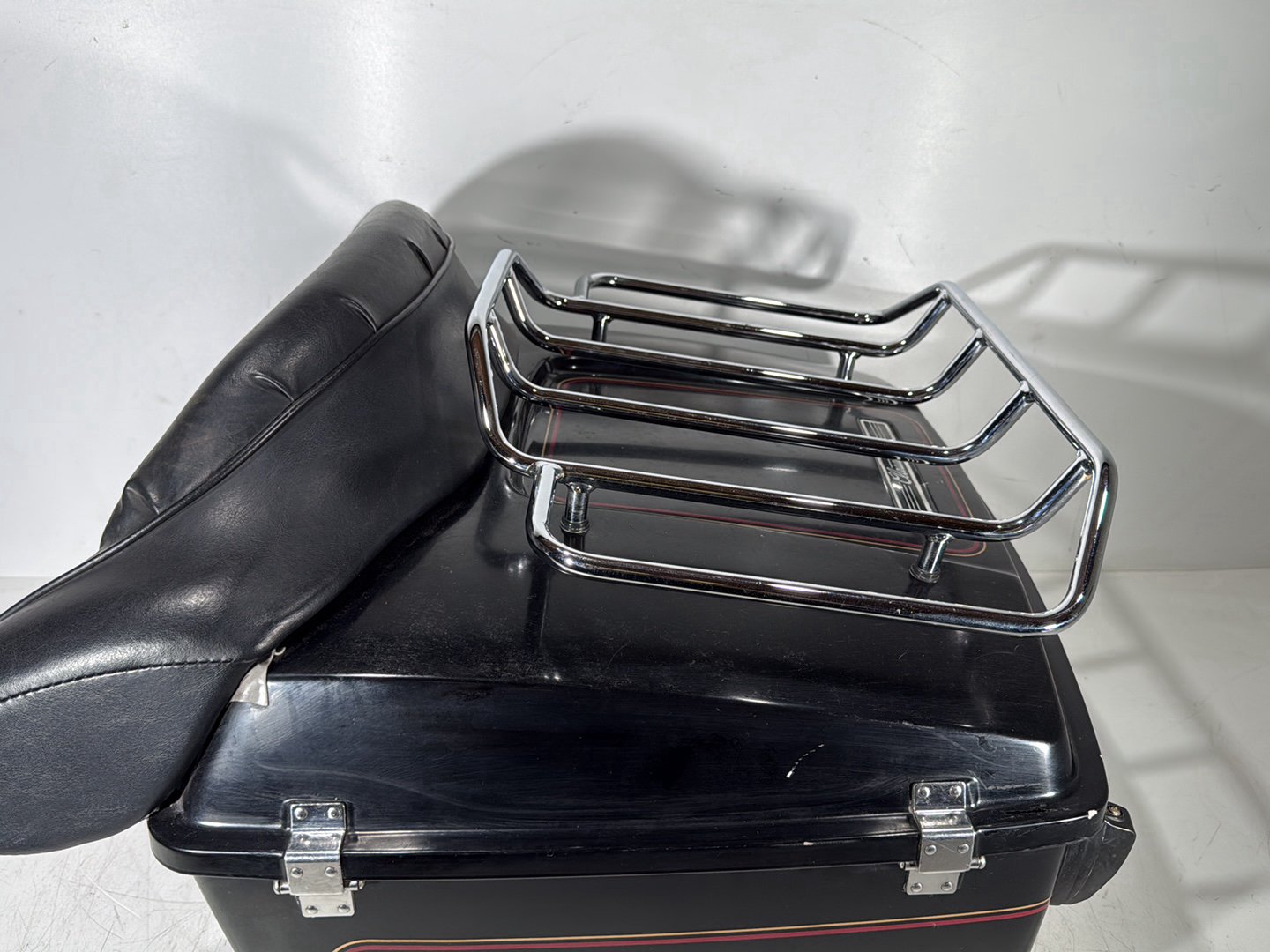 1999 - 2006 Harley-Davidson Touring Electra Glide Classic Pass Backrest Tour Pak Luggage NOKey 53140-00BDK