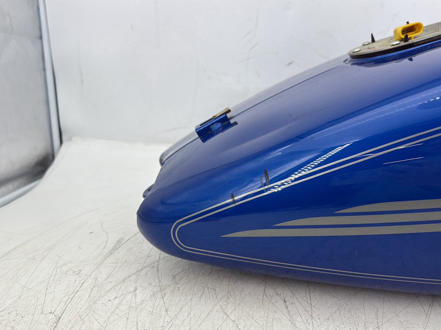 2007 Harley Electra Glide Touring Ultra OEM Fuel Gas Tank Gasoline Reservoir