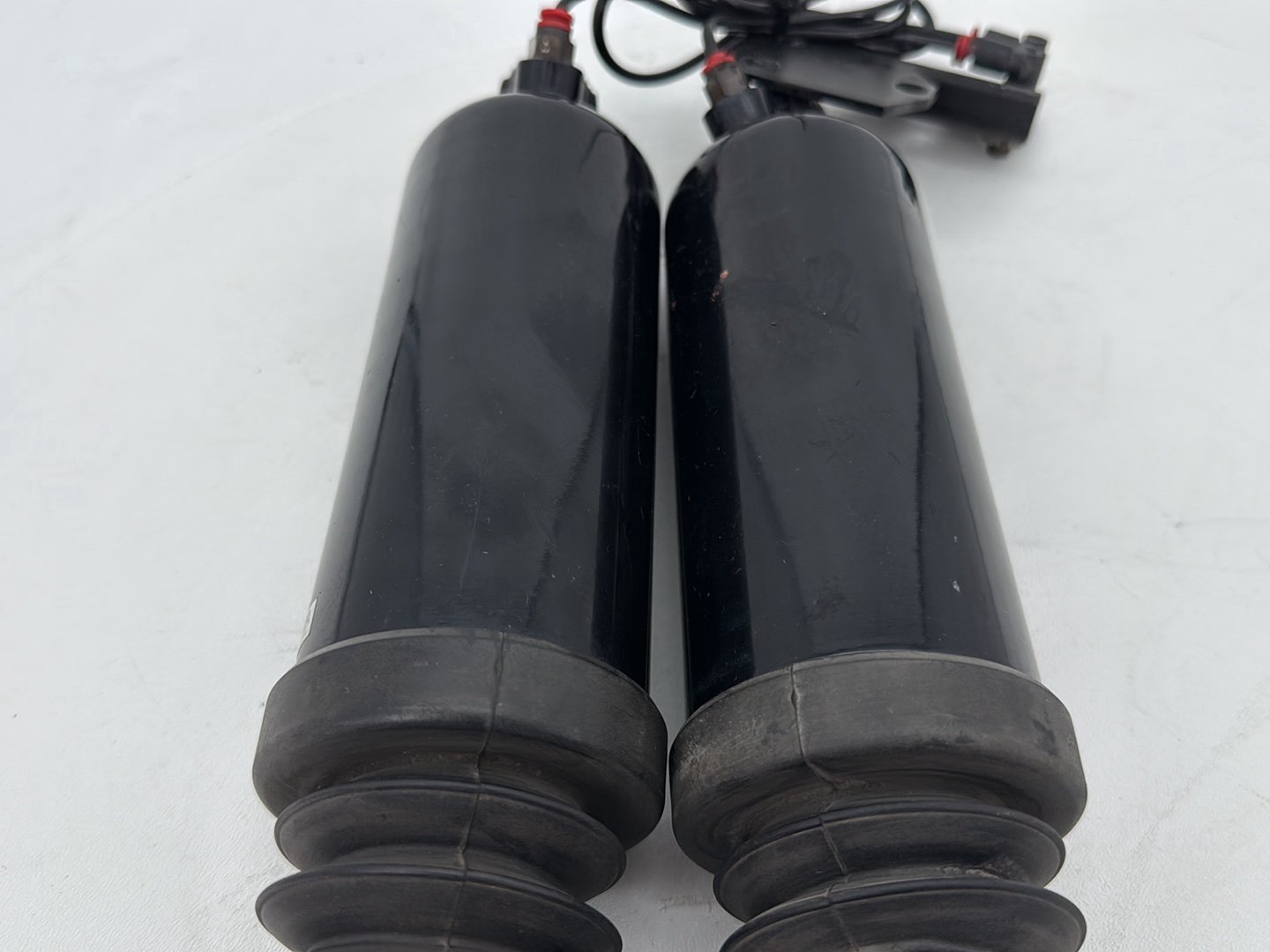 2007 Harley Street Glide Touring FLHX OEM Rear Left Right Shock Absorbers