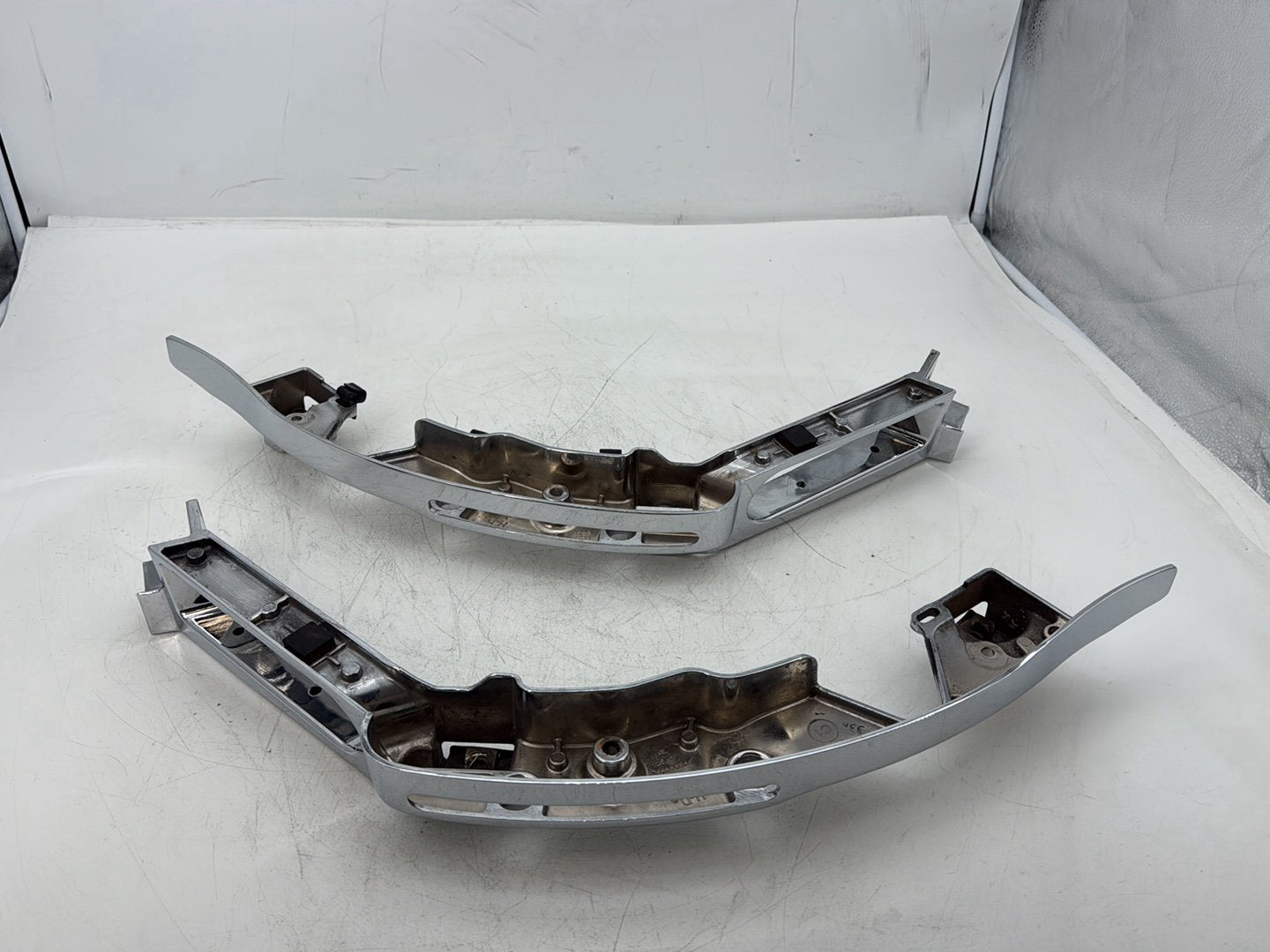 2014 Harley Street Glide Touring FLHXS OEM Left Right Saddlebag Fender Struts Brackets