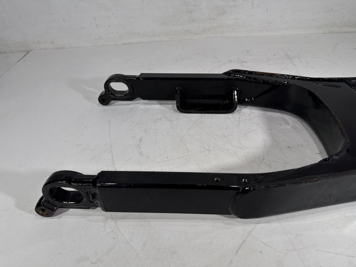 2002 Harley Electra Glide Touring FLHT OEM Rear Fork Swingarm Swing Arm