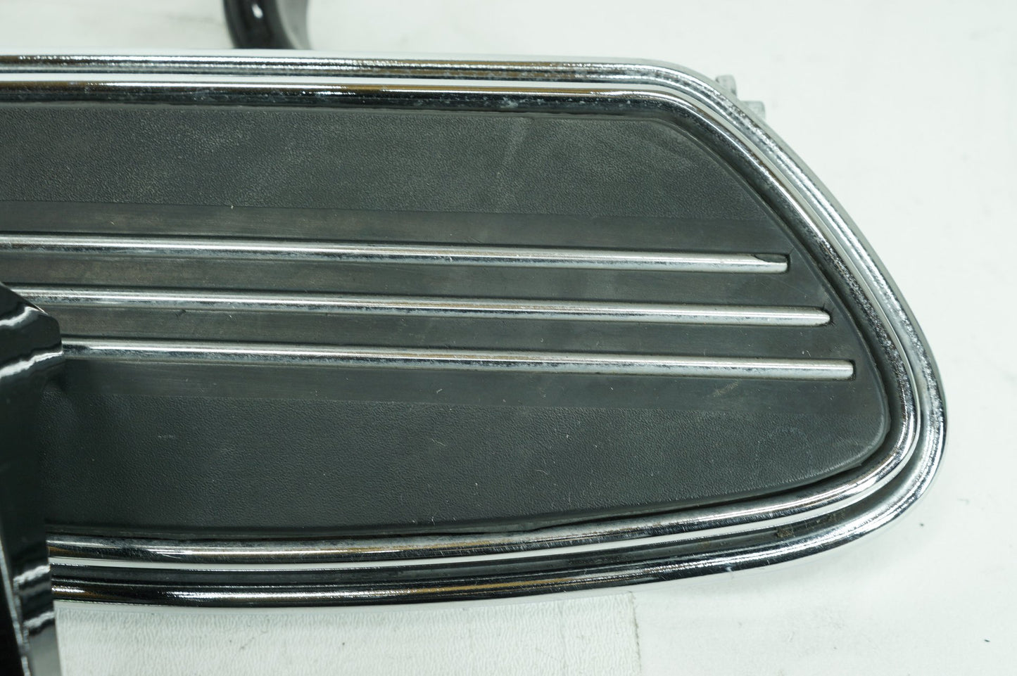 2007 - 2011 Harley-Davidson Touring Street Glide Left Right Driver & Pass Floorboard Foot Rest 50683-04