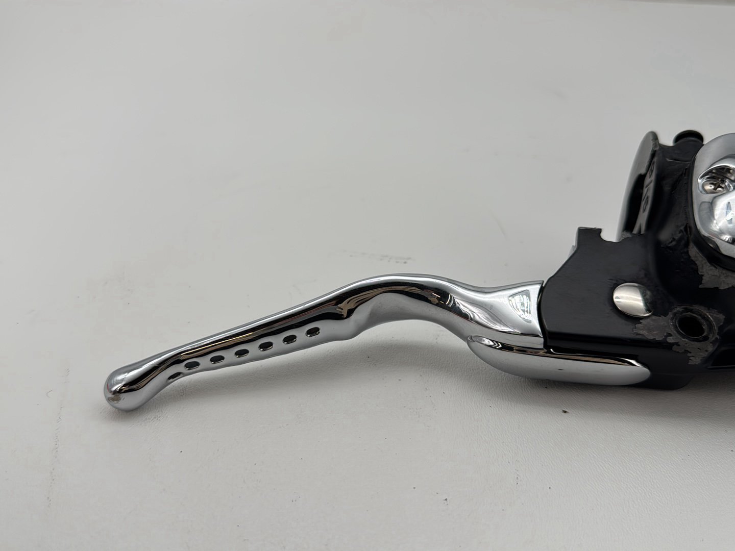 2008 Harley Softail Deluxe FLSTN OEM Front Right Brake Lever Master Cylinder