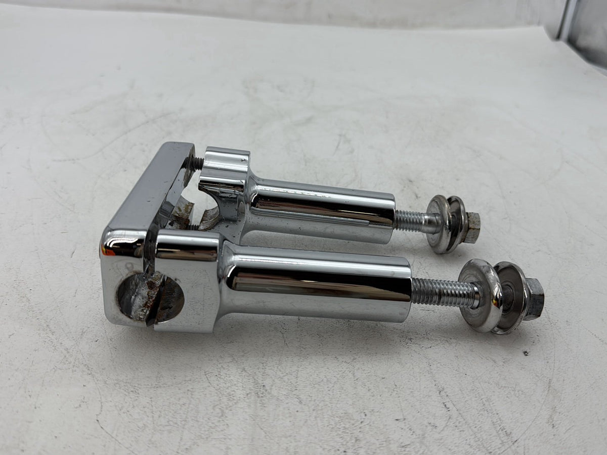 2006 Harley Dyna FXDWGI Wide Glide OEM Front Handlebar Riser Top Clamp Chrome