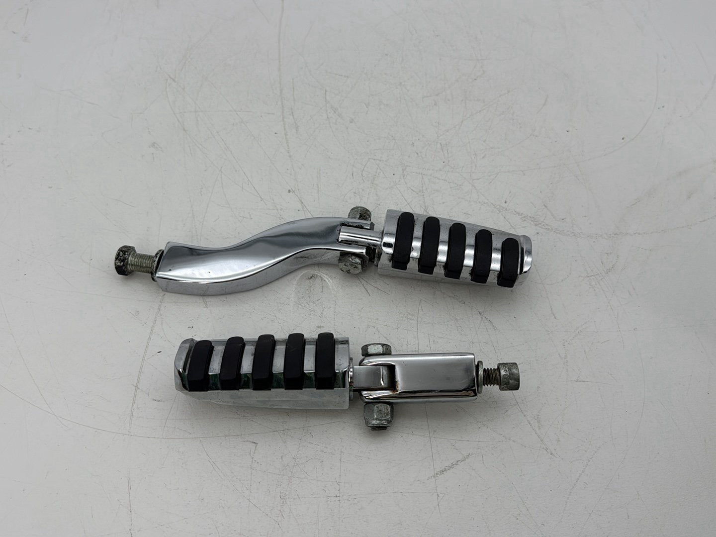 2002 Harley Dyna FXD Super Glide OEM Passenger Left & Right Foot Pegs
